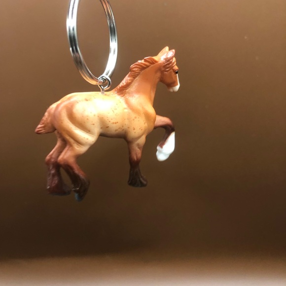 Red Roan Breyer Mini Whinnie Draft Horse Keychain - Picture 3 of 7